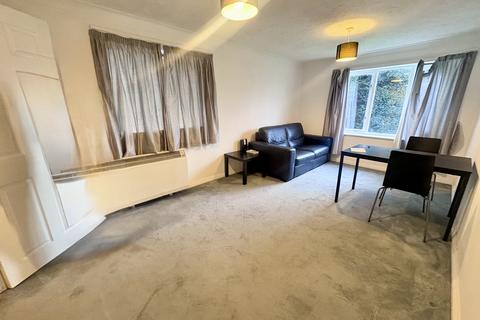 1 bedroom ground floor flat to rent, St Denys