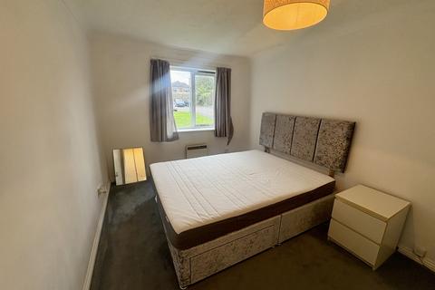 1 bedroom ground floor flat to rent, St Denys