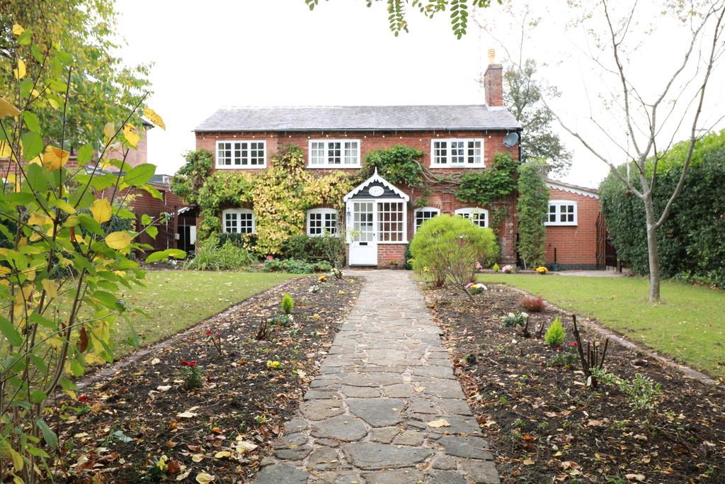 Windy Arbour, Kenilworth 4 bed detached house £645,000