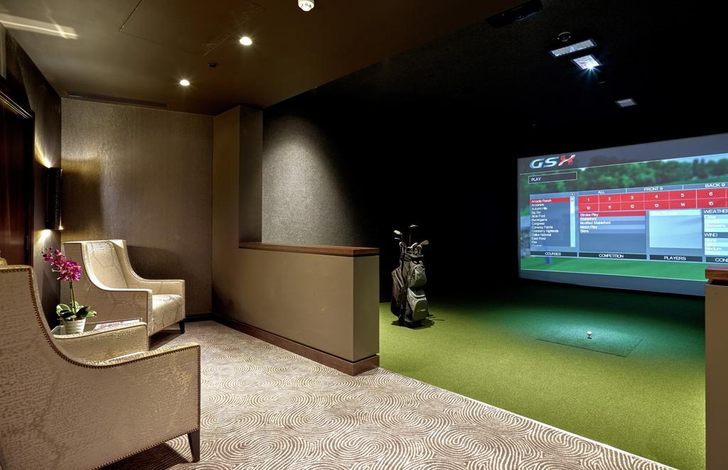 Golf Room