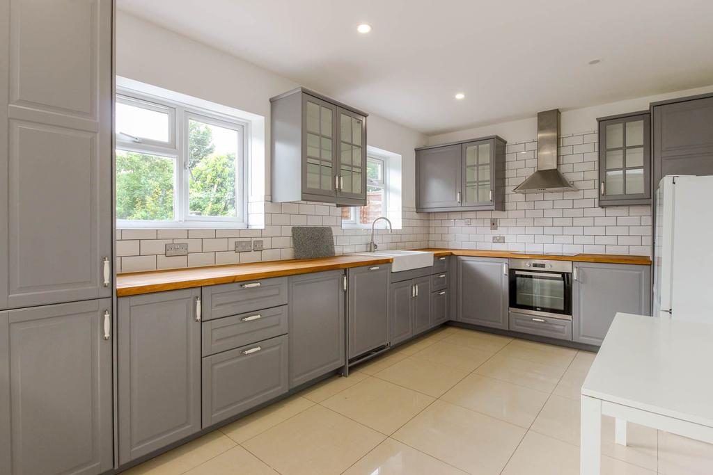 Richmond Avenue, E4 3 bed end of terrace house £699,995