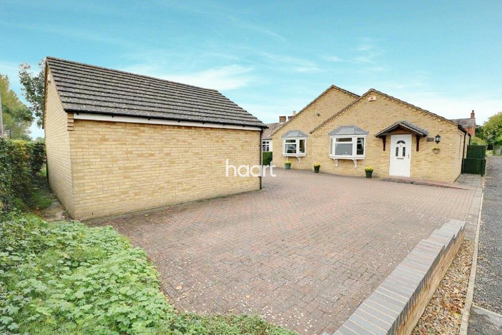 Nursery Close, Lincoln 4 bed bungalow £300,000
