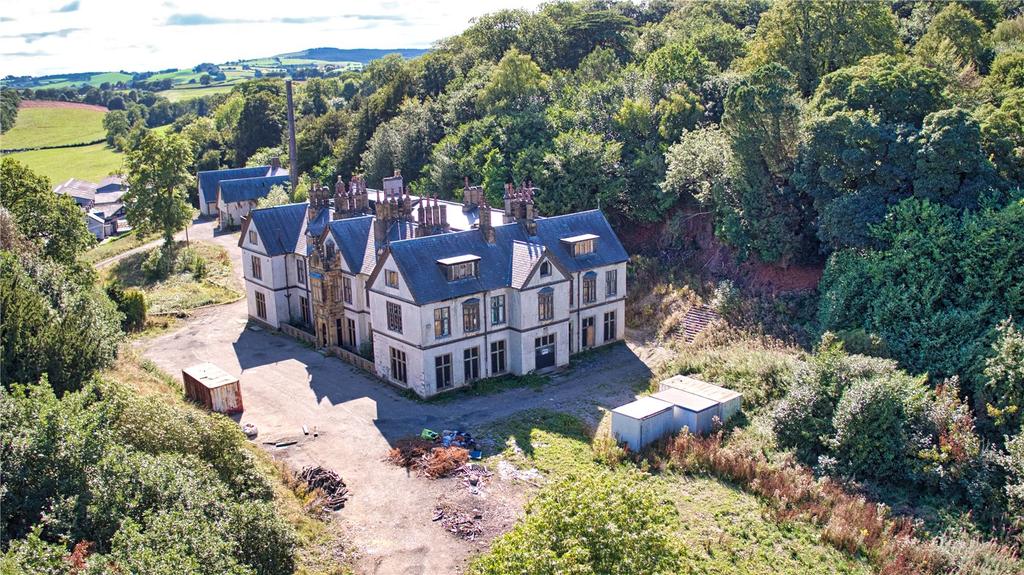 Efenechtydd, Ruthin, Denbighshire, LL15 Detached house for sale £