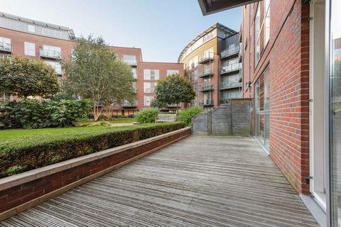 2 bedroom apartment to rent, The Heart, Walton-On-Thames