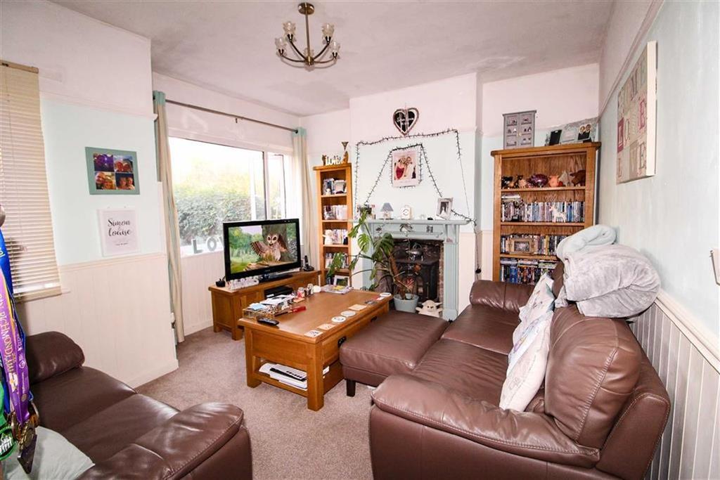 Hollington Old Lane, St Leonardsonsea, East Sussex 3 bed semidetached house £249,950