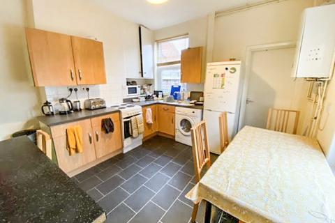 4 bedroom end of terrace house to rent, Radford Boulevard, Lenton