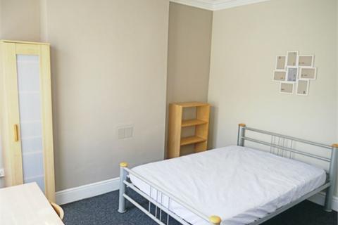 5 bedroom semi-detached house to rent, Lois Avenue, Nottingham