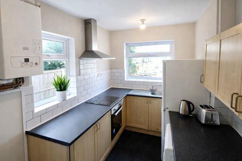 5 bedroom semi-detached house to rent, Lois Avenue, Nottingham