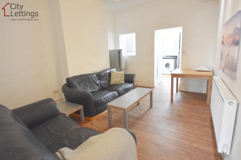 5 bedroom semi-detached house to rent, (Back Of Ropewalk Pub) Nottingham NG1