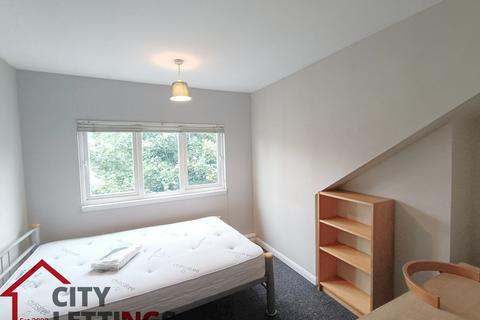 5 bedroom terraced house to rent, Lois Avenue, Lenton