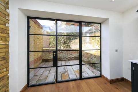 2 bedroom house for sale, Water Lane, Richmond, Surrey, TW9