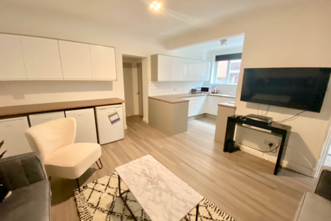 6 bedroom house to rent, Lathom Road, Fallowdield, Manchester M20