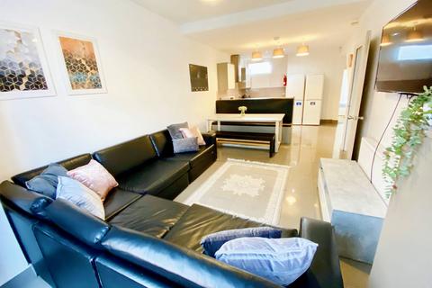 5 bedroom house to rent, Monica Grove, Fallowfield, Manchester M19