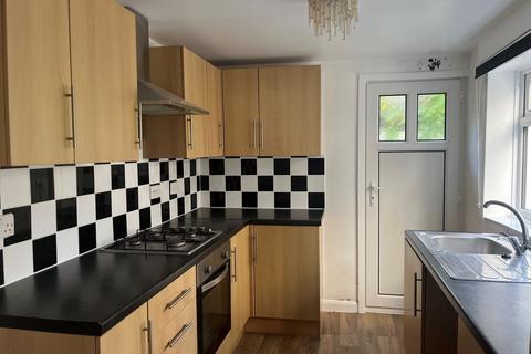 2 bedroom terraced house to rent, Oswald Road