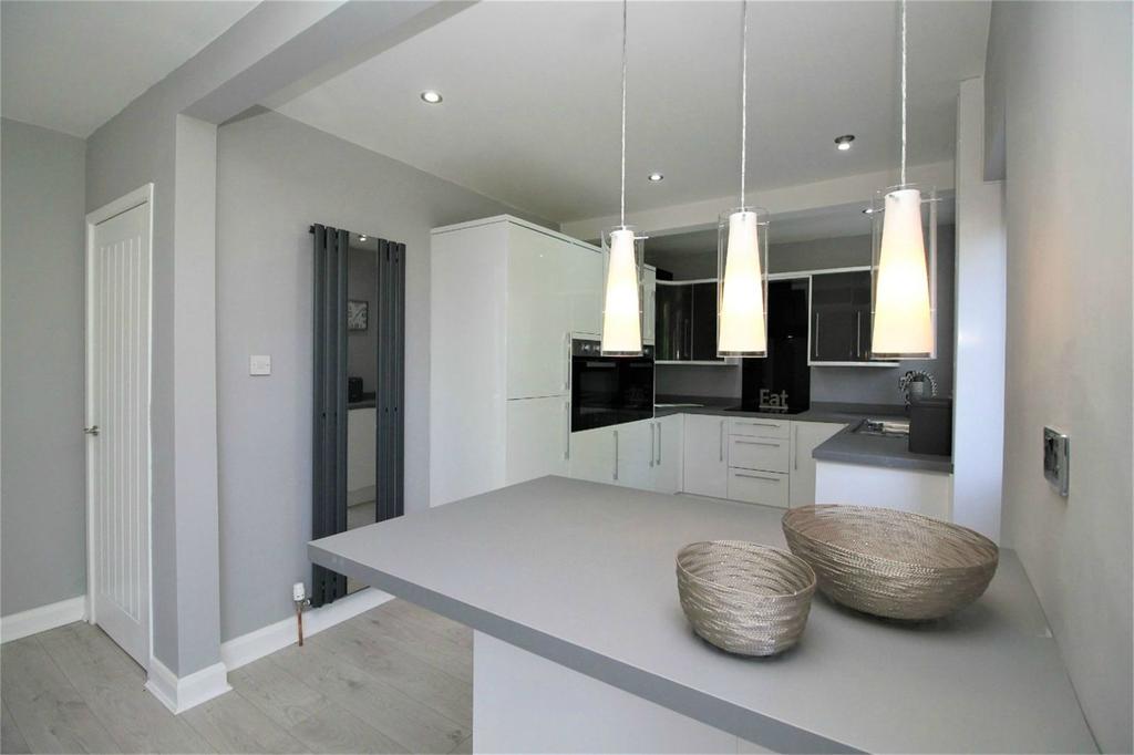 Claypool Road, Horwich, BOLTON, BL6 3 bed semidetached house £230,000