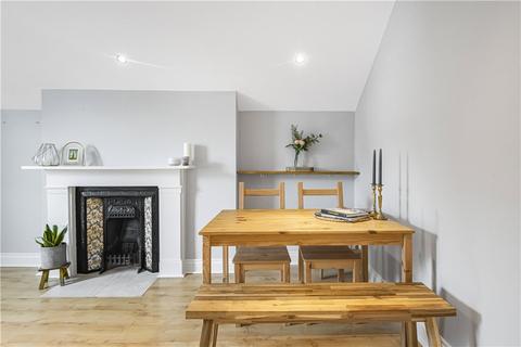 2 bedroom apartment to rent, Knollys Road, London, SW16
