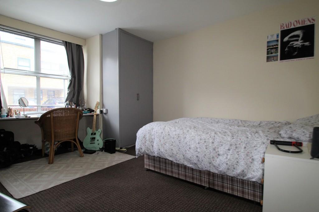 Bedroom 1- Angle 1