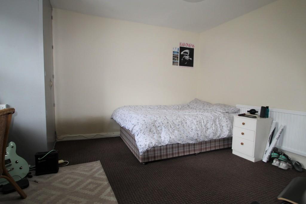 Bedroom 1- Angle 2