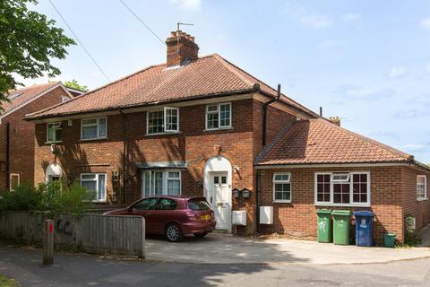 5 bedroom semi-detached house to rent, Old Road, Headington