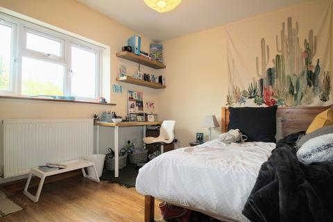 4 bedroom flat to rent, Valentia Road, Headington