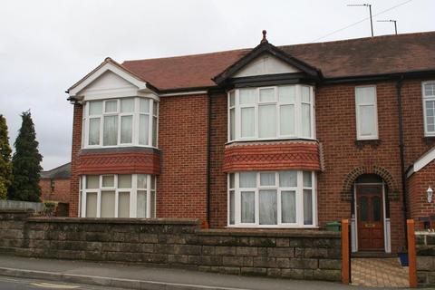 4 bedroom terraced house to rent, Hollow Way, Cowley