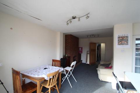 4 bedroom terraced house to rent, Hollow Way, Cowley