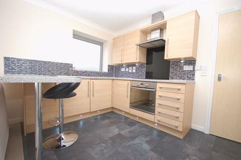 2 bedroom apartment to rent, Harwoods Road, Watford WD18
