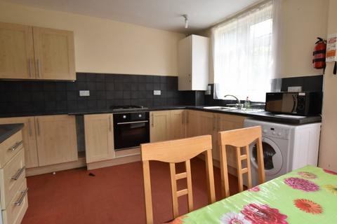 4 bedroom semi-detached house to rent, Waverley Street, Nottingham