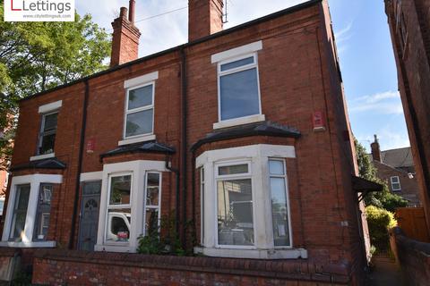 4 bedroom end of terrace house to rent, Gloucester Avenue, Lenton