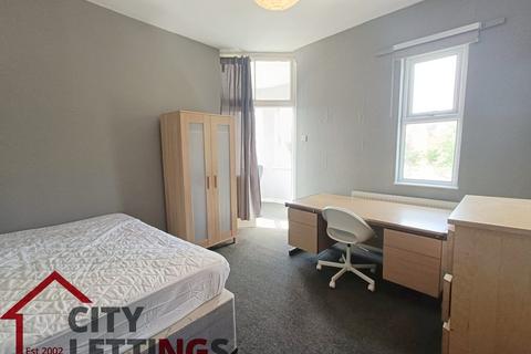4 bedroom flat to rent, Raleigh Street, Arboretum