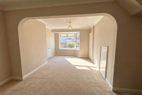 2 bedroom terraced house to rent, 67 Kathleen Road, Hull HU8