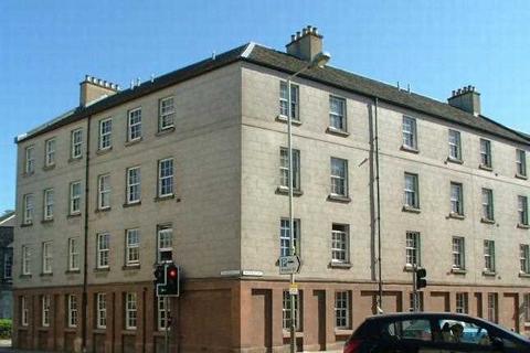 2 bedroom flat to rent, Atholl Court, Perth