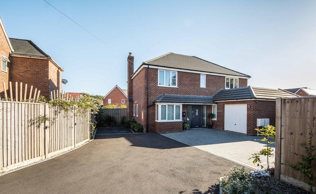 Peters Road, Locks Heath SO31 4 bed detached house £585,000