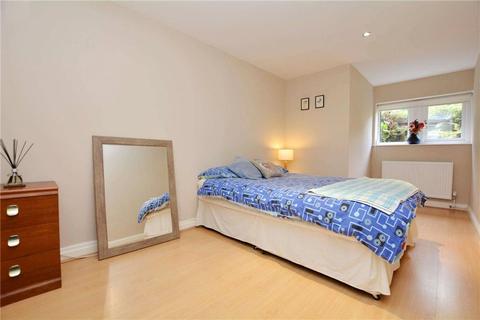 2 bedroom apartment for sale, Flat 4, St. Anns Tower, Kirkstall Lane, Leeds, West Yorkshire