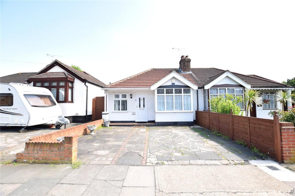 Parkside Avenue, Romford, RM1 2 bed bungalow £340,000