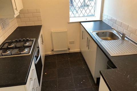 2 bedroom flat to rent, Lidget Street, Huddersfield