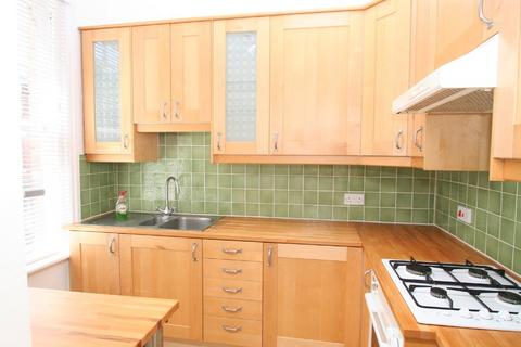 2 bedroom apartment to rent, Grove Avenue, Tunbridge Wells TN1