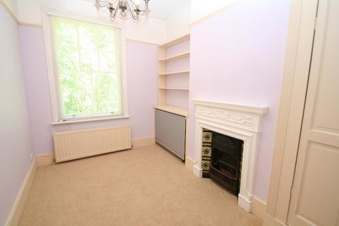 2 bedroom apartment to rent, Grove Avenue, Tunbridge Wells TN1