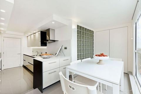 4 bedroom penthouse to rent, Boydell Court, St Johns Wood Park, NW8