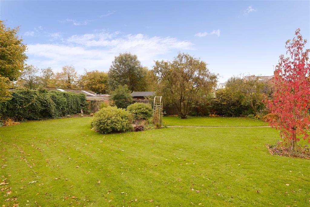 Moors Lane, St Martins Moor, Oswestry, SY10 2 bed country house £249,950
