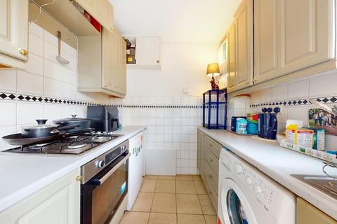 2 bedroom flat to rent, NW1