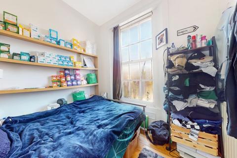 2 bedroom flat to rent, NW1