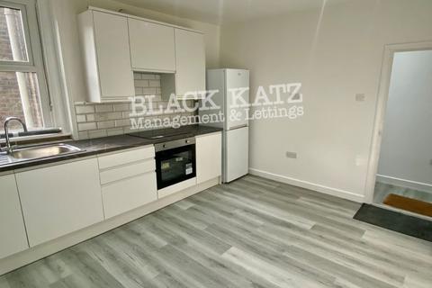 3 bedroom apartment to rent, SE17