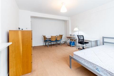 4 bedroom flat to rent, WC1H