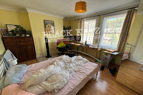 undefined, SE8