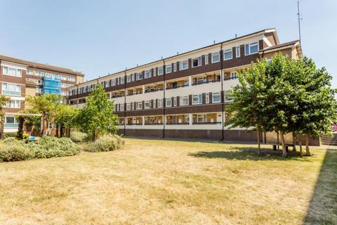 4 bedroom apartment to rent, E3