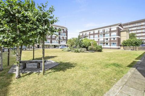 4 bedroom apartment to rent, E3
