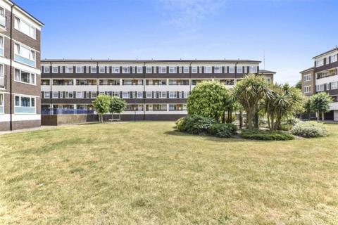 4 bedroom apartment to rent, E3