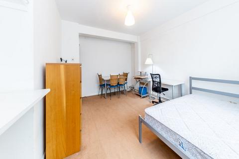 3 bedroom flat to rent, WC1H