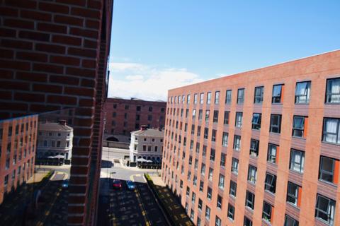 2 bedroom apartment to rent, 2 Bed with Balcony & Parking in The Baltic